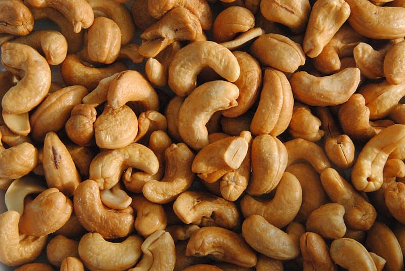 A bunch of roasted cashew. Can rabbits eat cashew